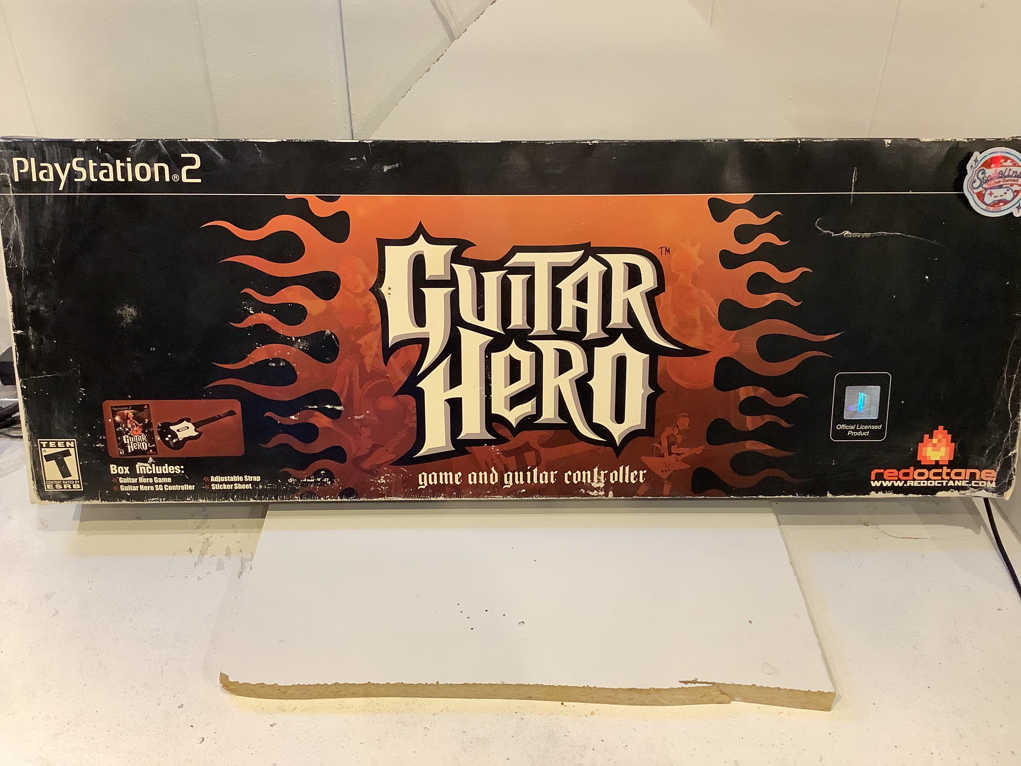 Guitar Hero [Guitar Bundle] - Playstation 2 - Image 2